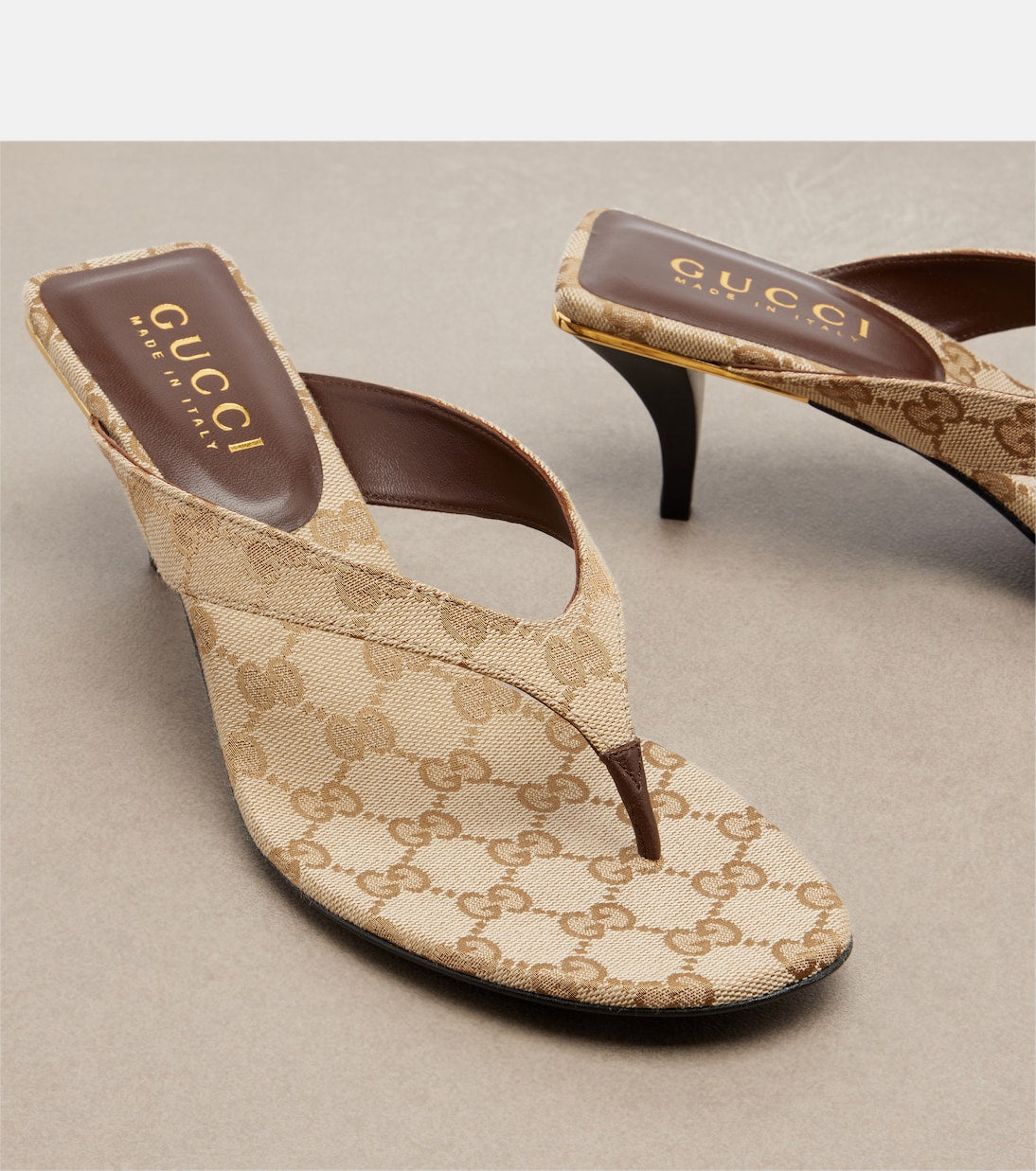 ELADÉLE Vittoria Thong Sandalen